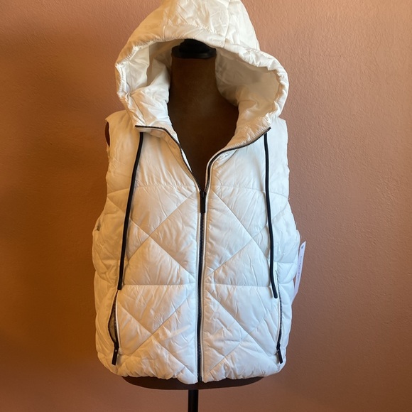Calving Klein Jeans.Women's White Quilted Hooded Vest - Picture 2 of 9